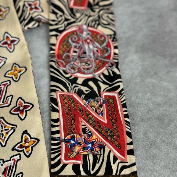 Louis Vuitton Studded Silk Animal Twilly Bandeau - Picture 7 of 15